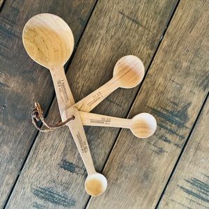 Magnolia measuring spoons